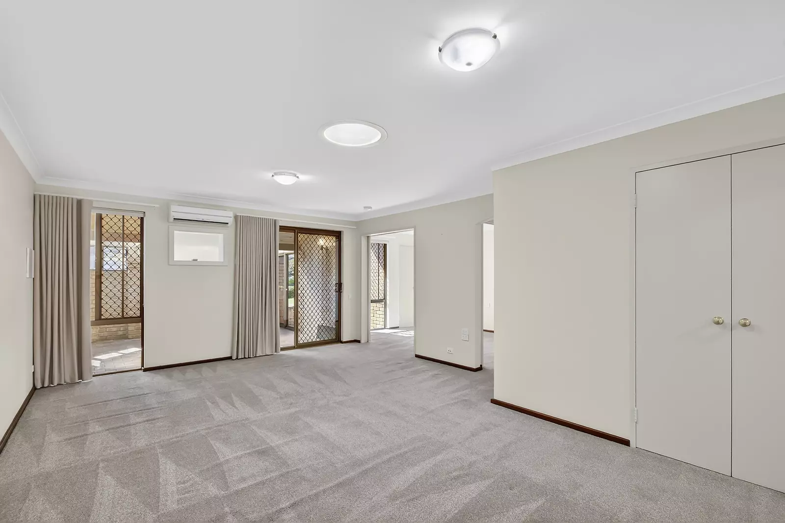 Well appointed villa close to amenities