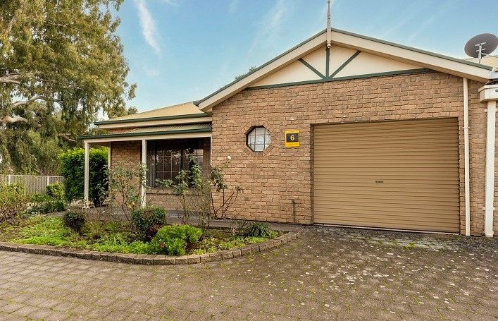 Two Bedroom - Easy Walk to Main Street