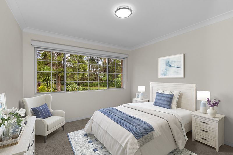 Newly renovated upper unit with easy access, lovely lawn views and close to the clubhouse.