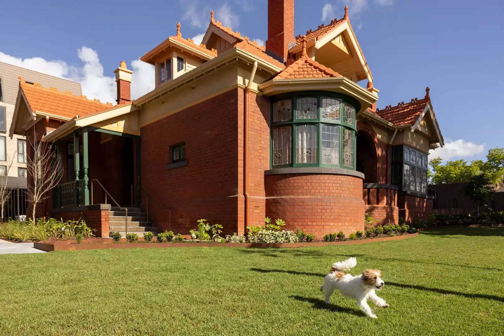 Residence 05 - House-sized residence, complete with wrap-around terrace