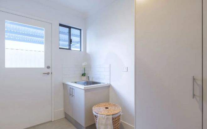 Modern open-plan living 3 bed home with outdoor deck