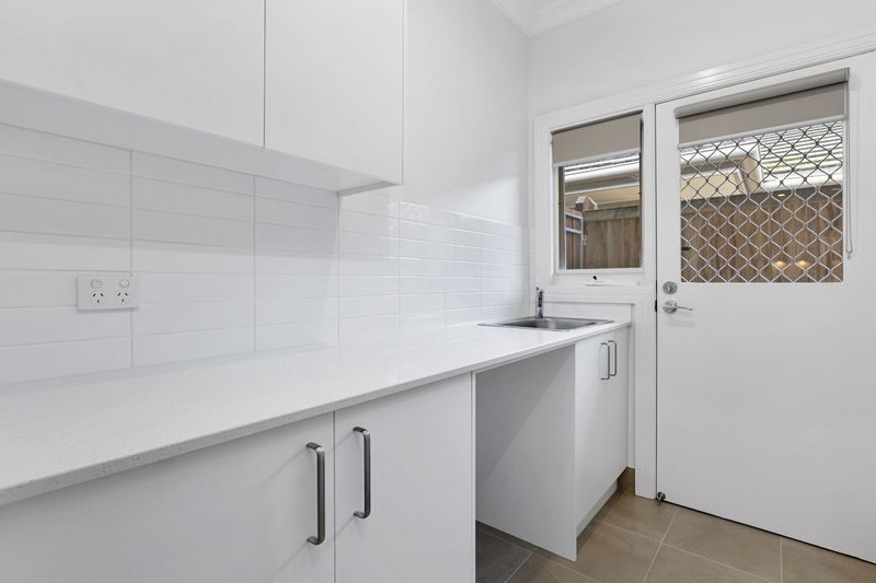 Spacious Garden Unit in Peaceful Cul-de-Sac