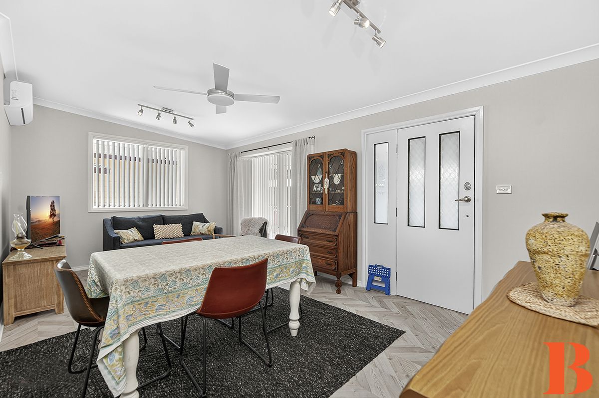 Open and Spacious - 2 Full Length Verandas - Carport and Shed