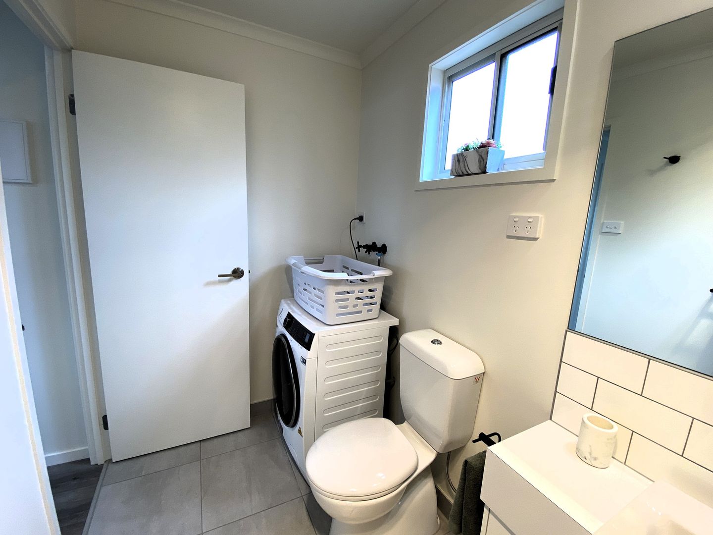 Portland Tourist Park - The Golden Whistler