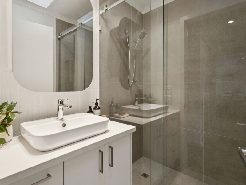 AVAILABLE NOW - Newly renovated 2br unit in peaceful position