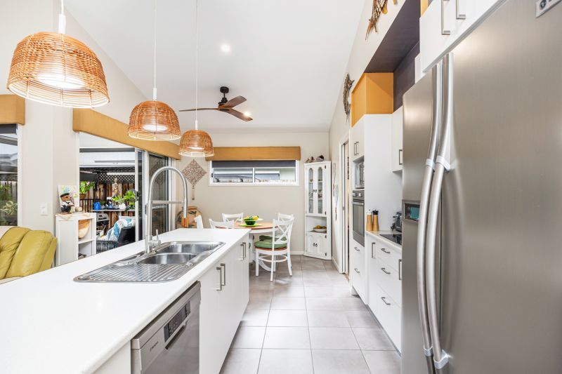 Stunning Tropical Hideaway!