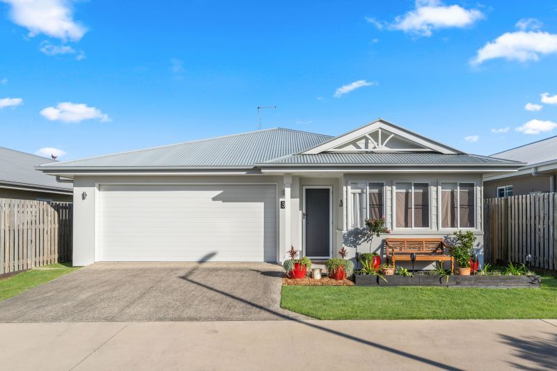 Simplicity & Style – Elegant Two-Bedroom Home with Study