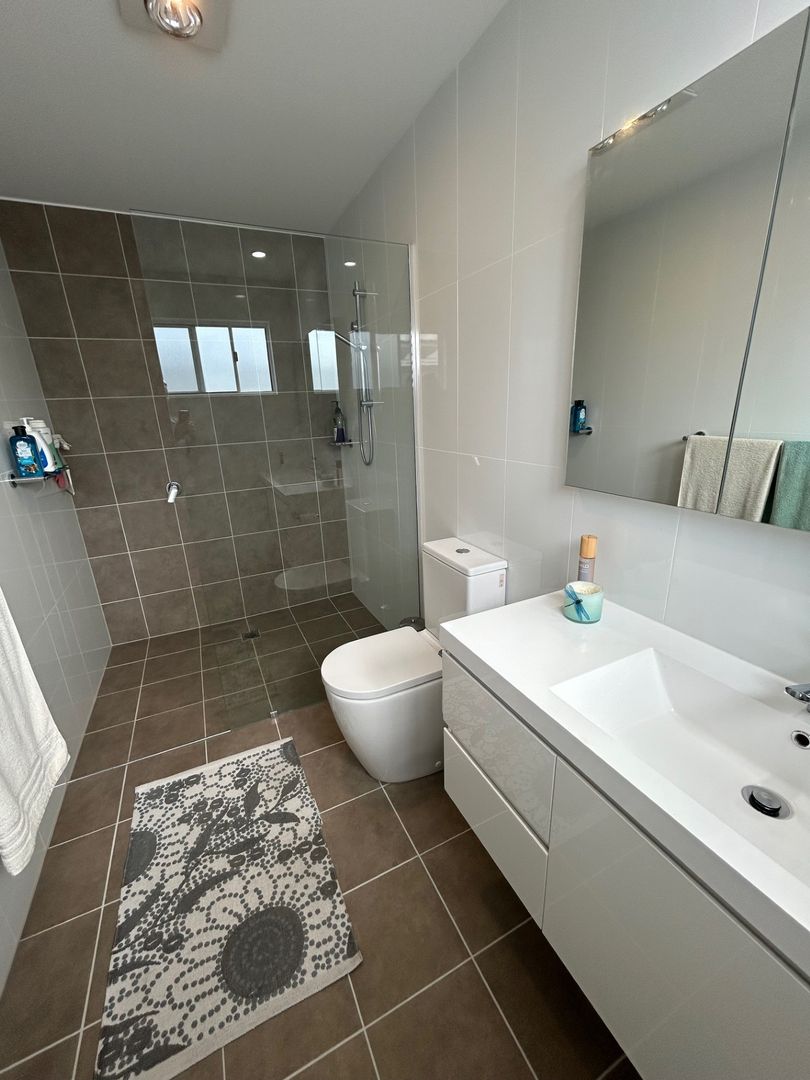 Spacious Two Bedroom Residence - Corner block position 