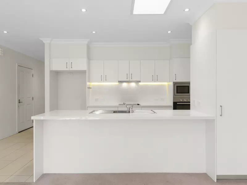 Stylish Villa with Private Alfresco Haven