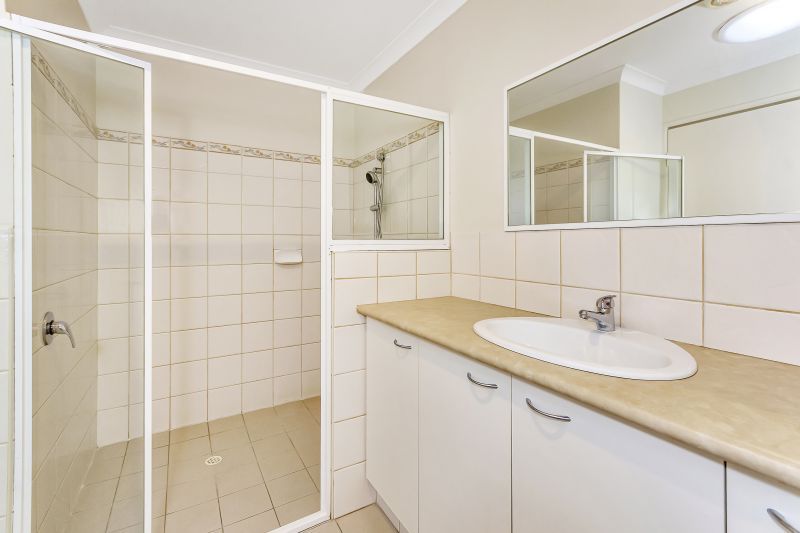 ARCADIA WATERS MADDINGTON - Light & Bright, Ready to Move In...