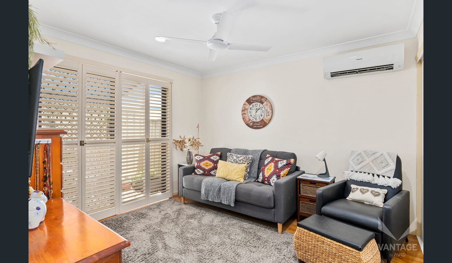 Quaint Cottage Feel with Huge Enclosed Verandah!