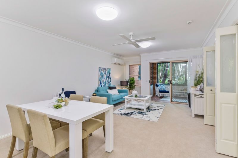 1 bedroom ground floor apartment close to all Manor amenities