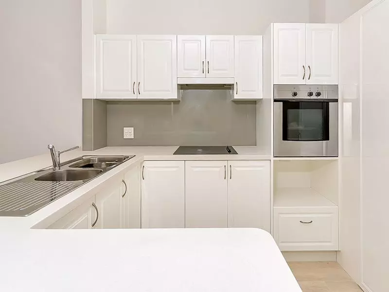 North Facing Renovated 2 Bed, 1 Bathroom on Quiet Street