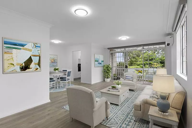 Newly renovated ground floor unit in perfect garden corner position.