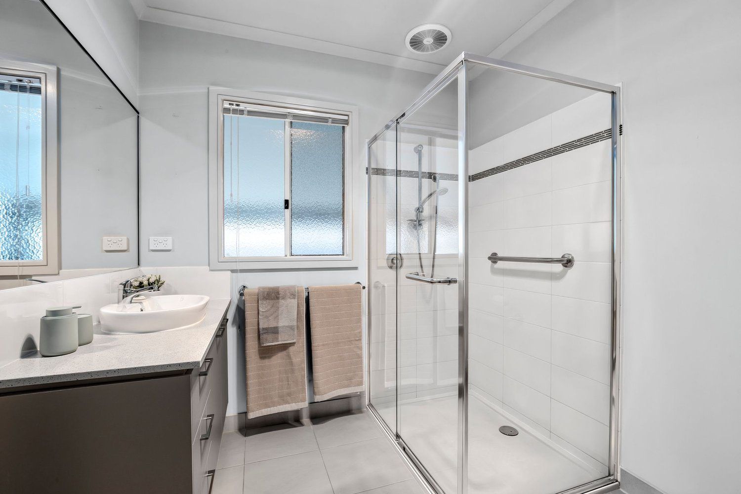 Lifestyle Communities Geelong - Corner stand alone luxurious home!
