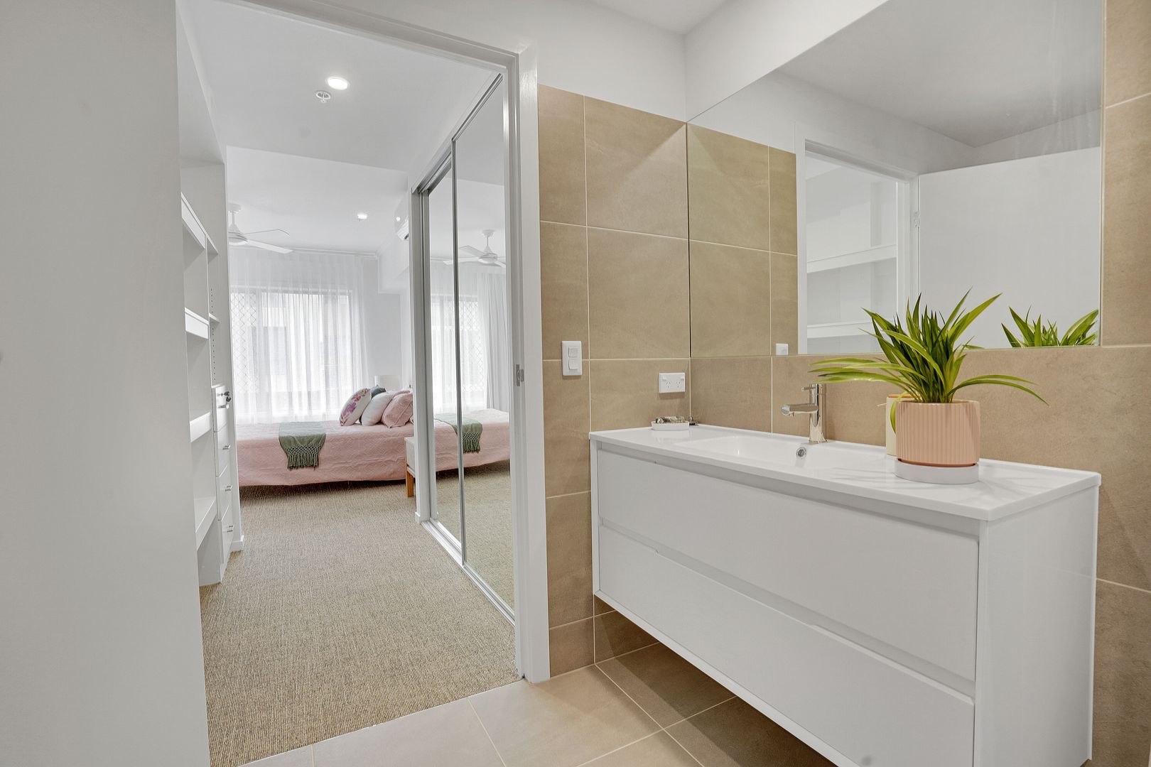 Elegant & spacious one-bedroom