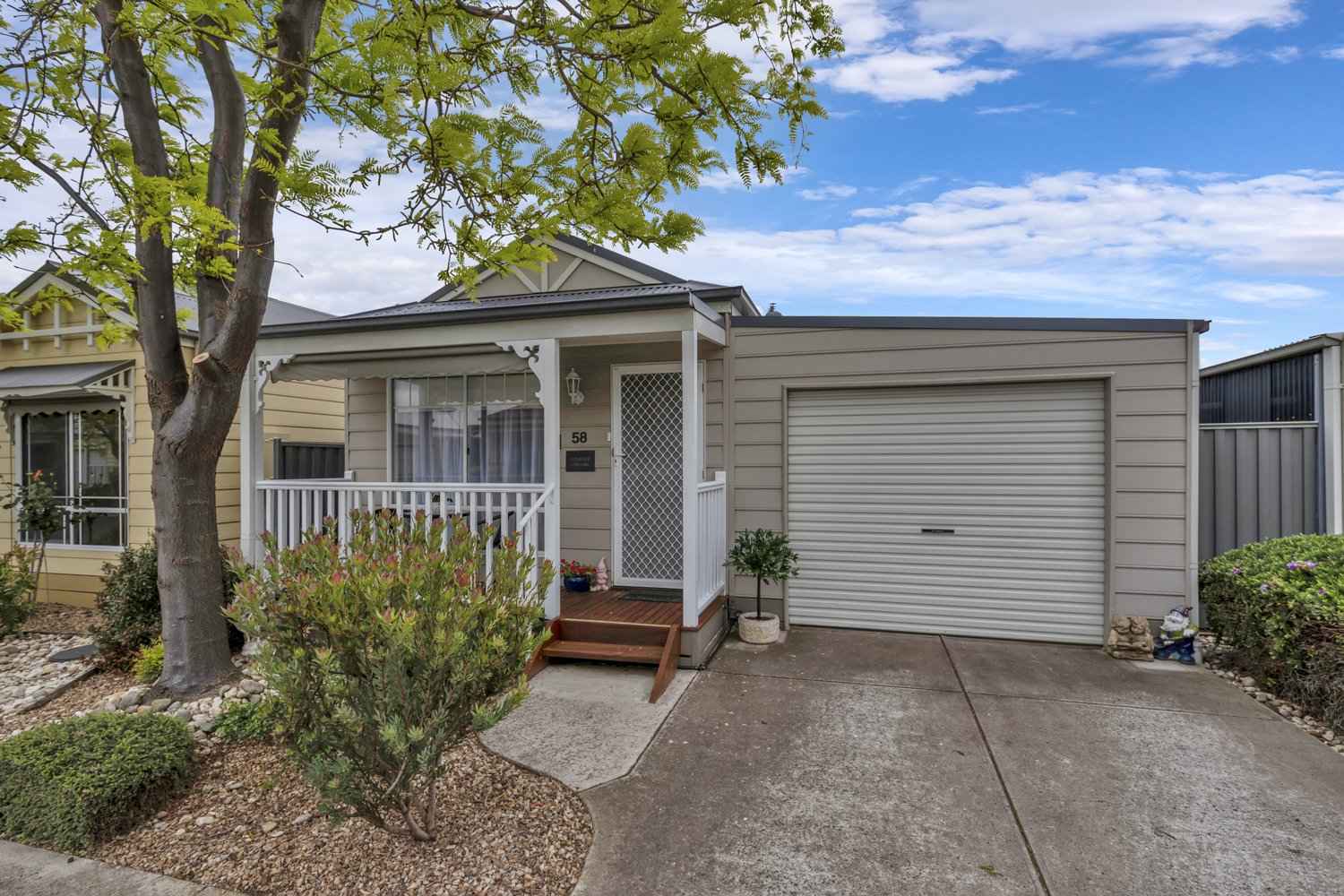 Lifestyle Communities Seasons - Comfort in the heart of the community