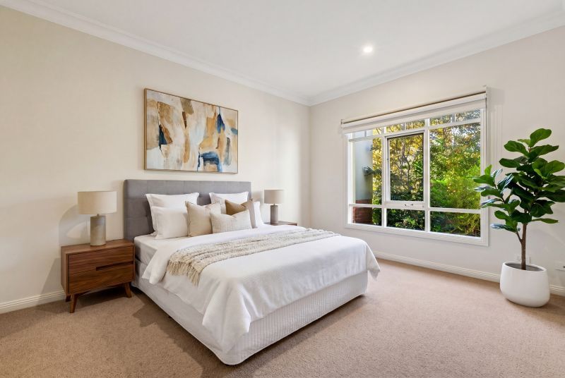 Spacious Living, Sunny Courtyard
