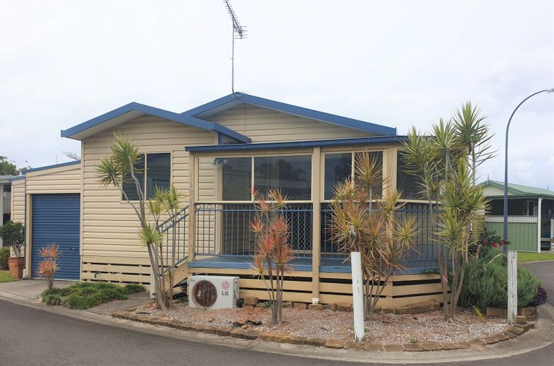 Jettys by the Lake site - 206