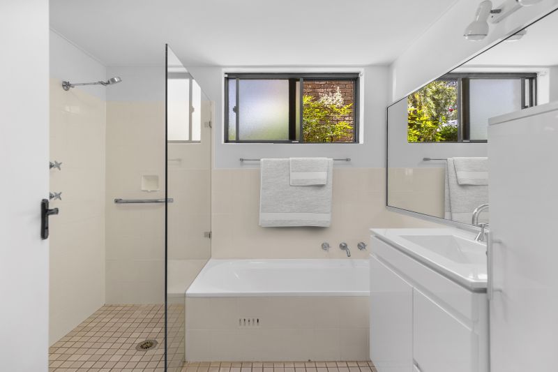 Ideally located ground floor unit close to the clubhouse with courtyard and leafy outlook.