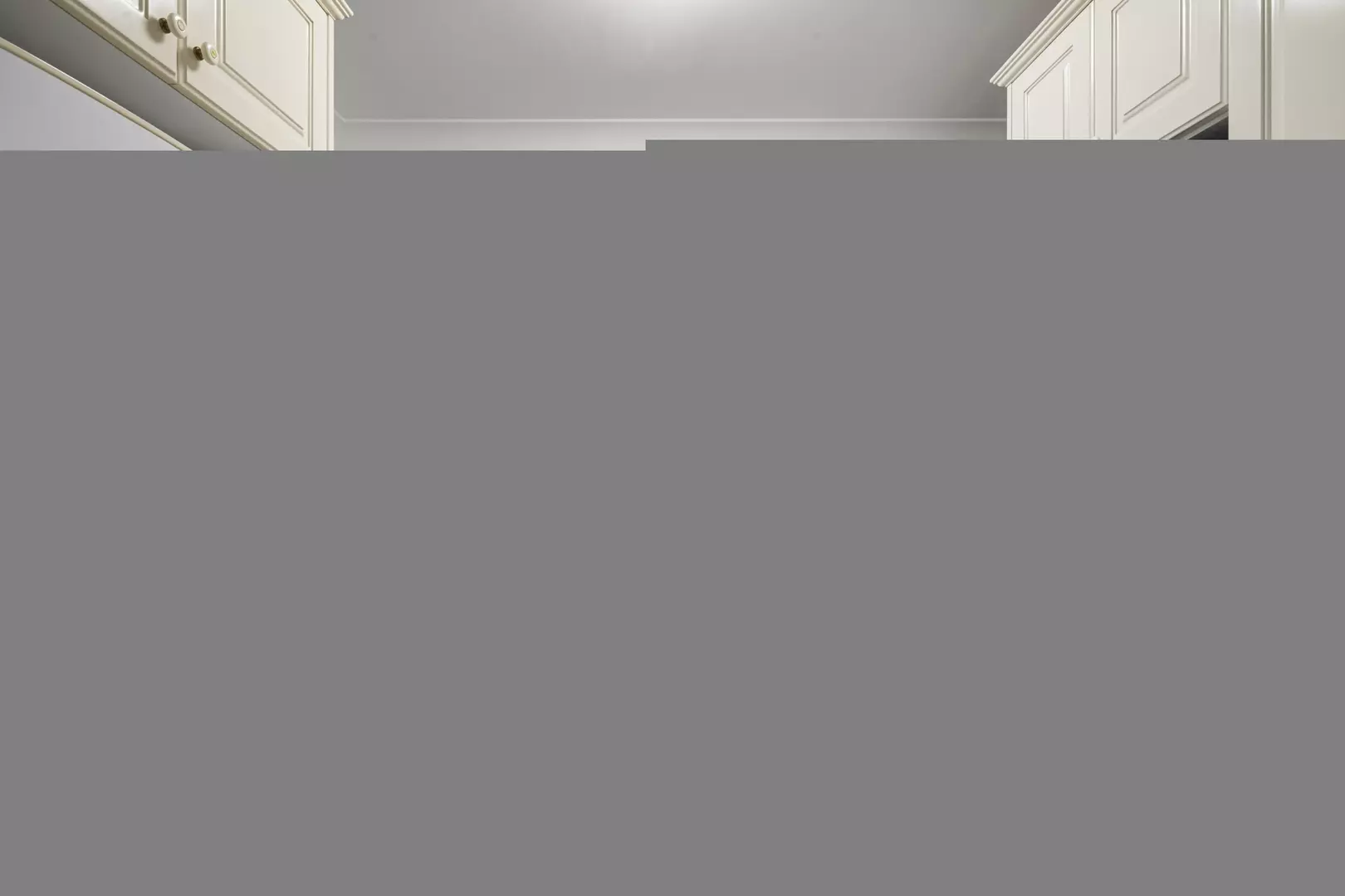 2 Bedroom unit With Private Rear