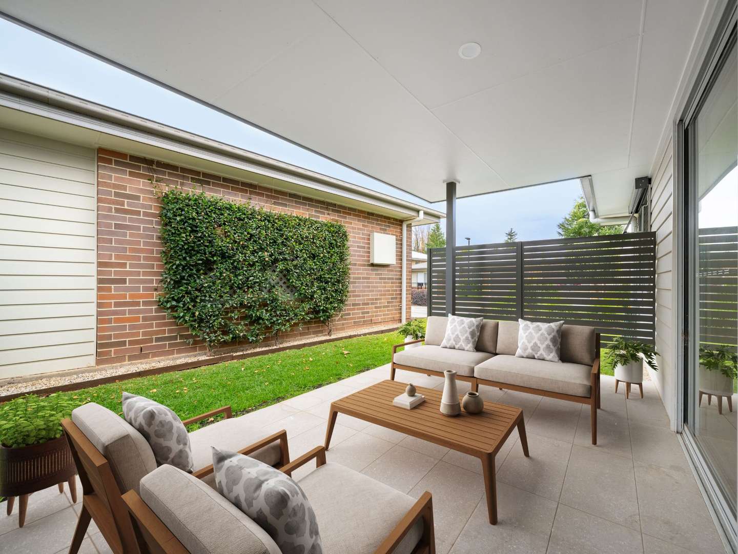 Villa 94 | 2 Bedroom + 1 Bathroom + Powder Room - Oak Tree Retirement Village Orange