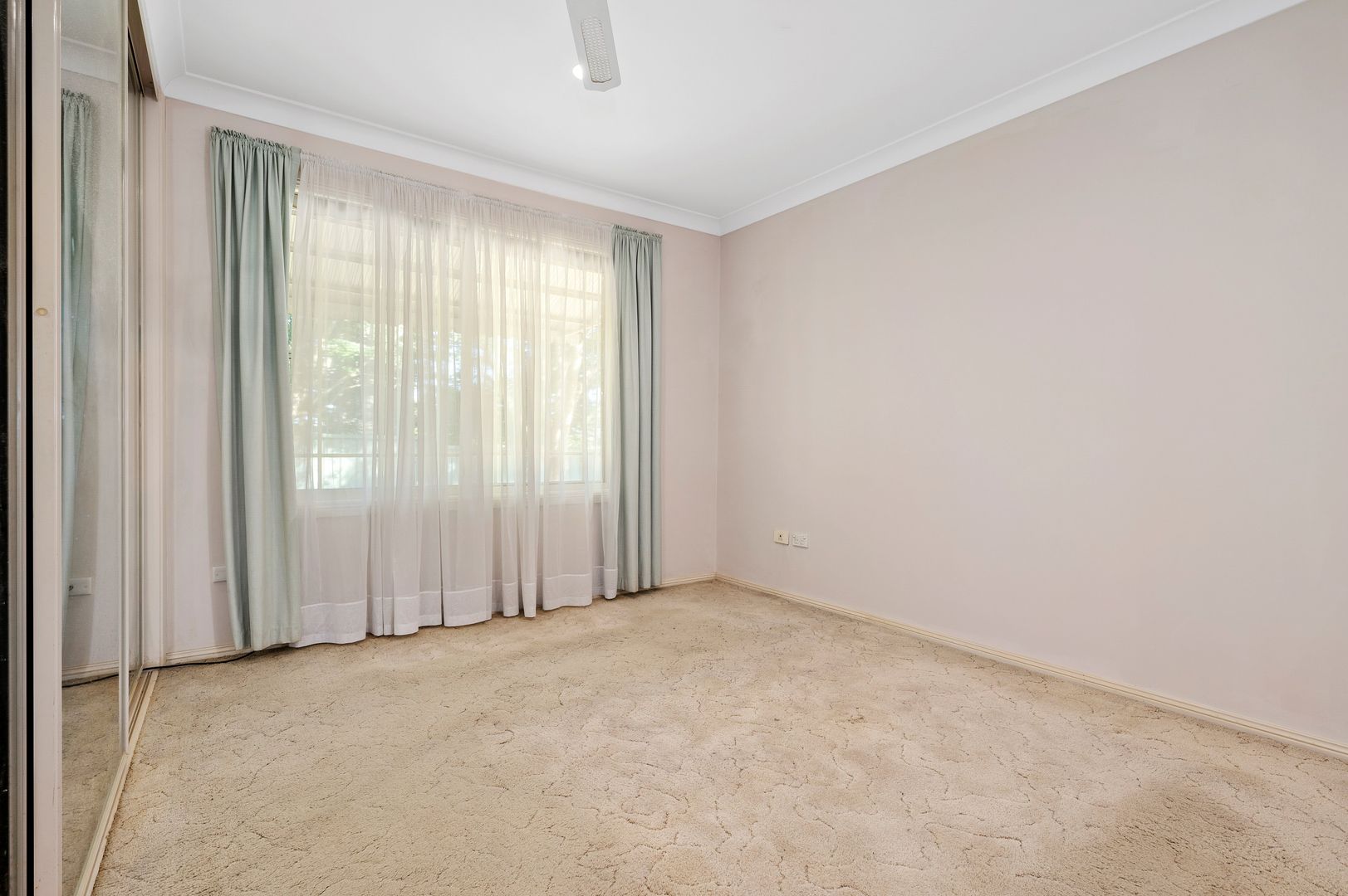 Ground floor Unit With Garage in Excellent Position