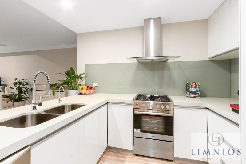 Super spacious, lock and leave Urban living