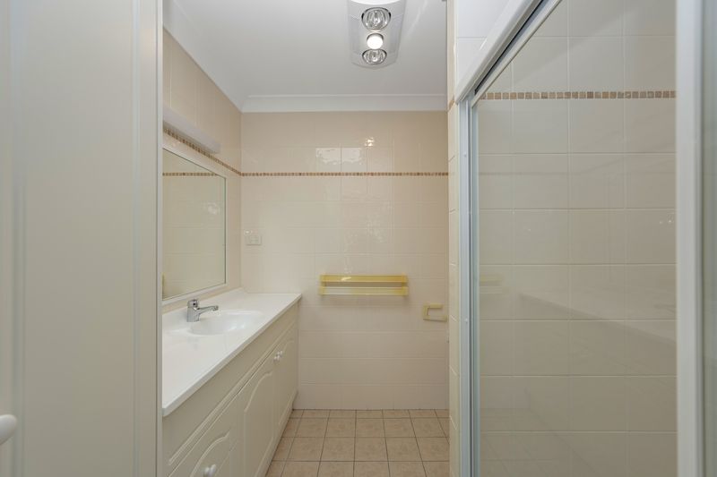 Sunlit, Spacious Villa with Private Gardens