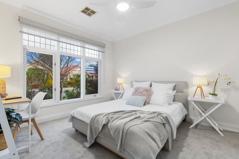 Delightful Villa with Sunny Garden and Short Stroll to the Beach