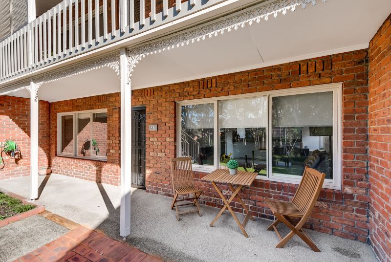 DEPOSIT TAKEN - Bright & light-filled ground floor unit, facing peaceful Tanti Creek Reserve