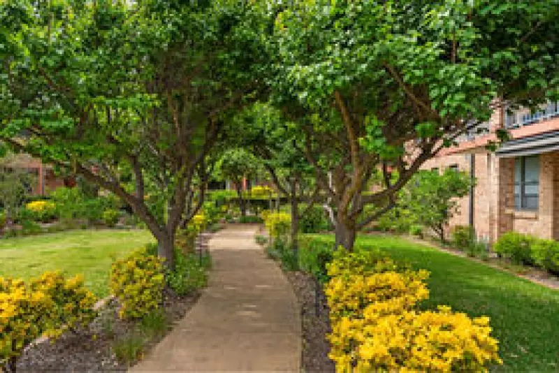 Ground level unit close to the Centenary Centre