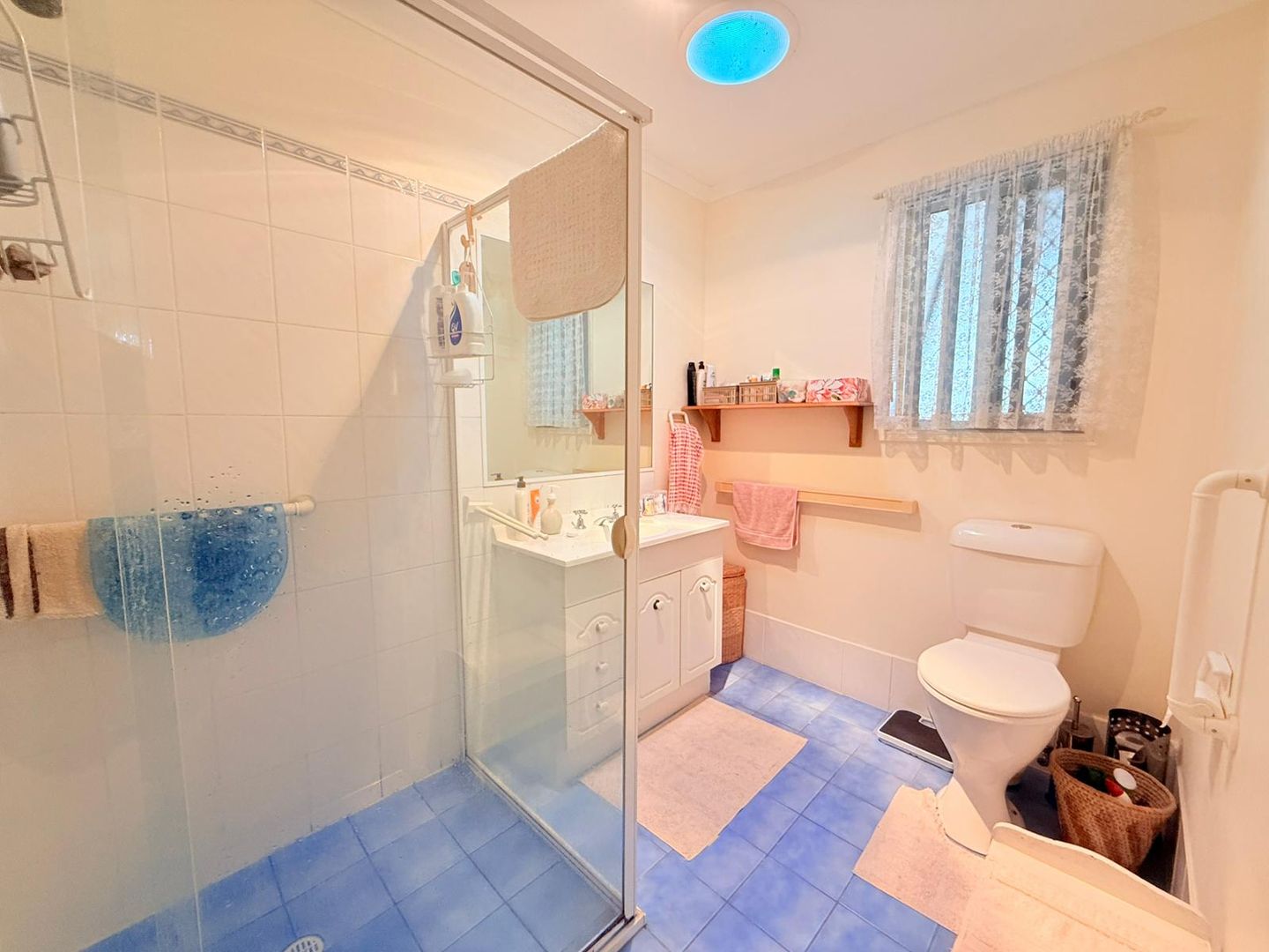 Neat & Tidy - Make this your new home - Over 50's Lifestyle complex