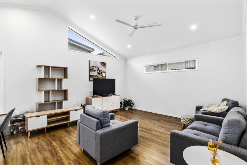 Modern Comfort - Spacious Two Bedroom Home with Study