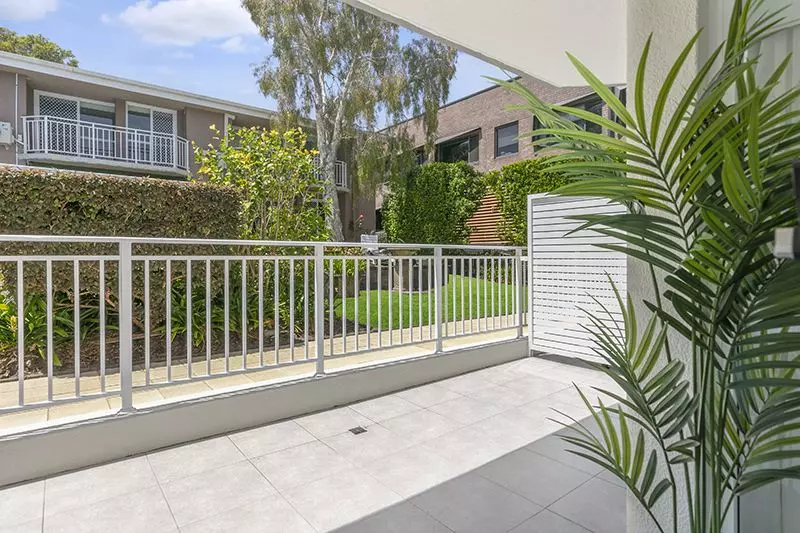 Fully refurbished one bedroom serviced apartment with separate bedroom and ensuite plus kitchenette and balcony.