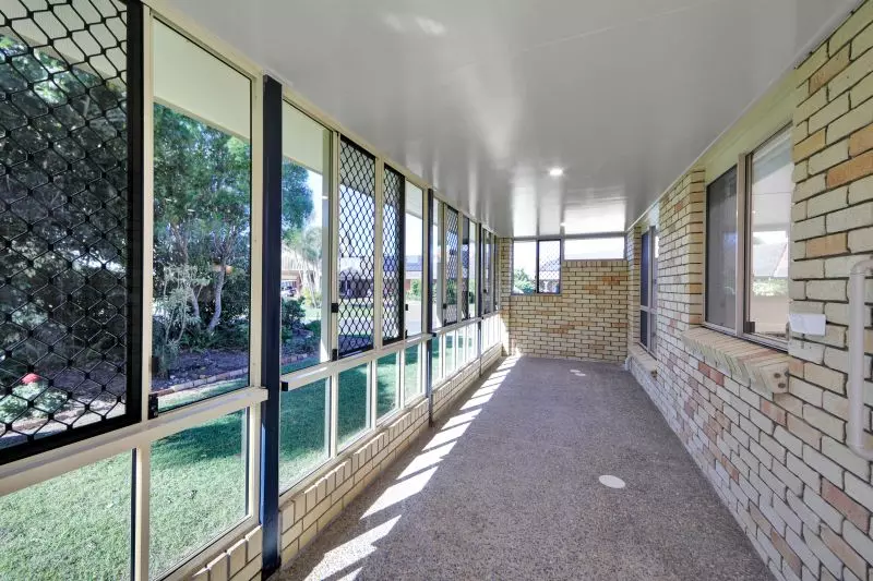 Stand alone villa, ready now!