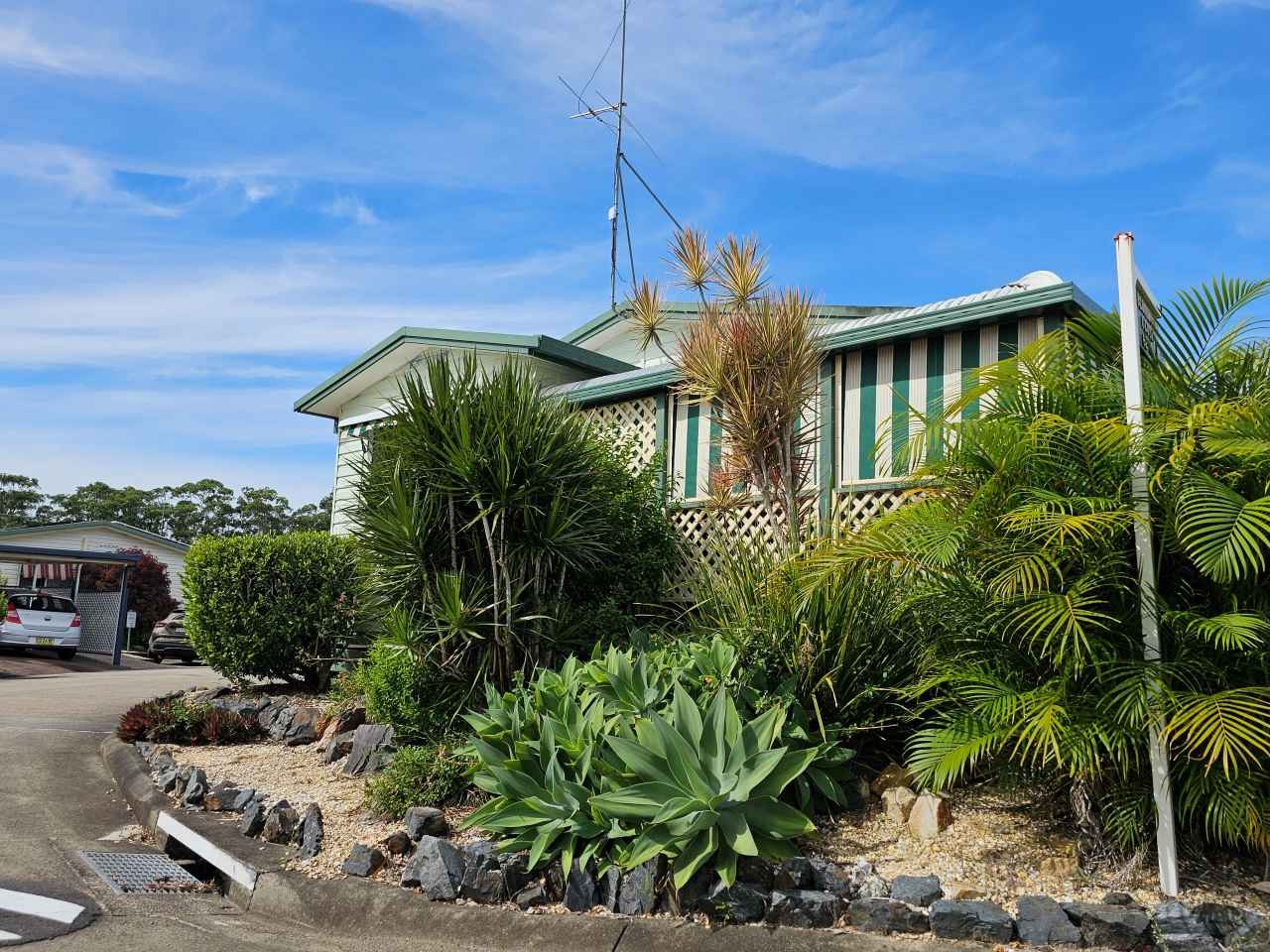 Price dropped hugely for urgent sale !!