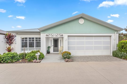 Huge Corner Block – A Rare Opportunity
