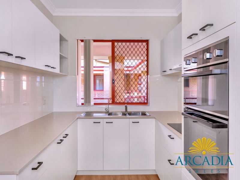 Arcadia Waters Bicton - Views, Views & More Views...