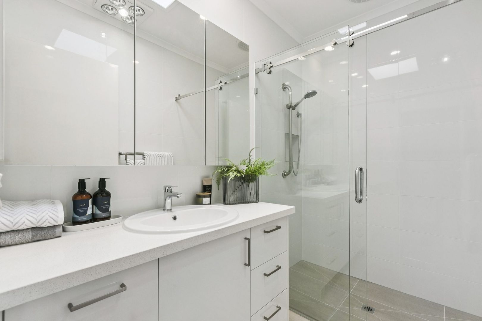 Stylish upgraded 2-bedroom villa