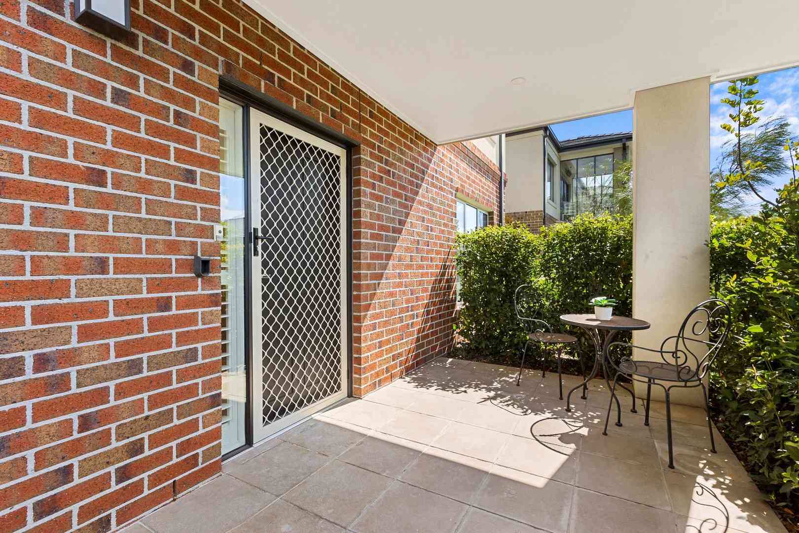 Elegant Living at 22 Blueridge Close, Avondale Heights!