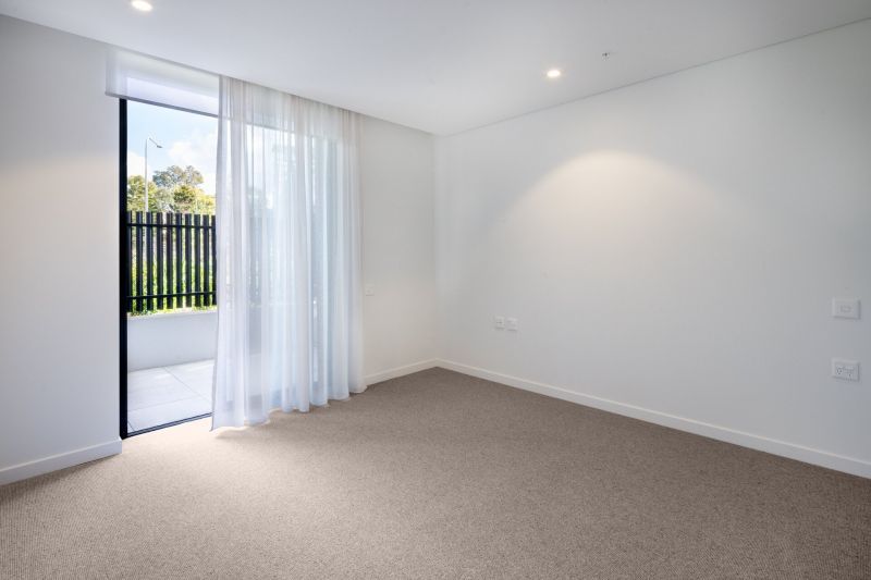 Expansive One-Bedroom Apartment with a Private Courtyard