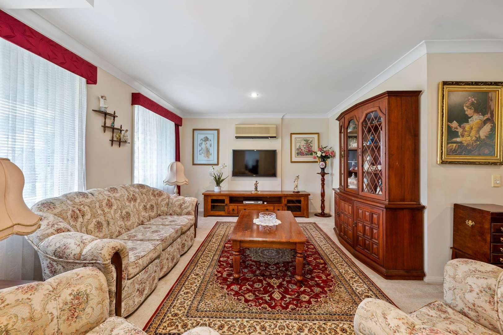 Spacious Ground Floor Unit in Prime Location