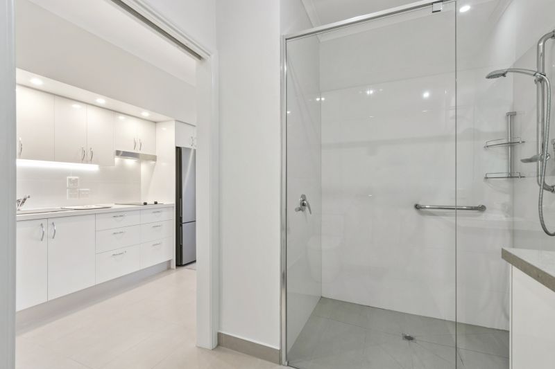 Independent studio apartment with new kitchen