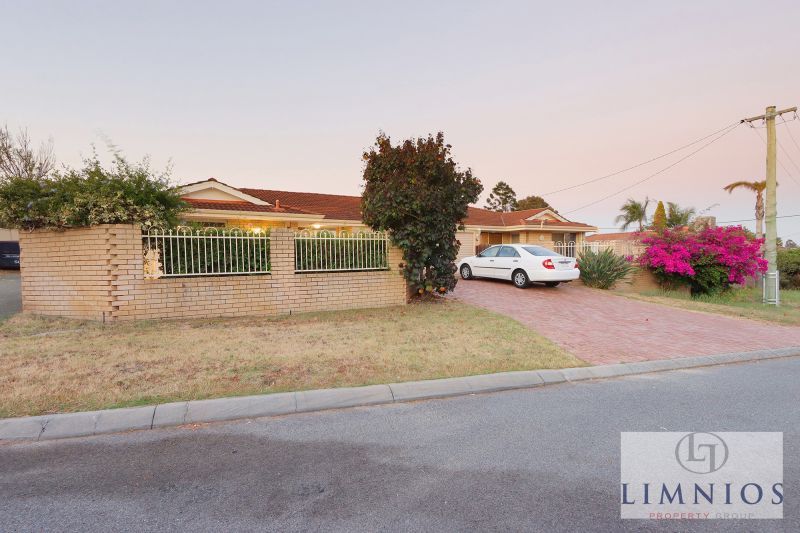 Street Front Home In Quiet Cul - De - Sac