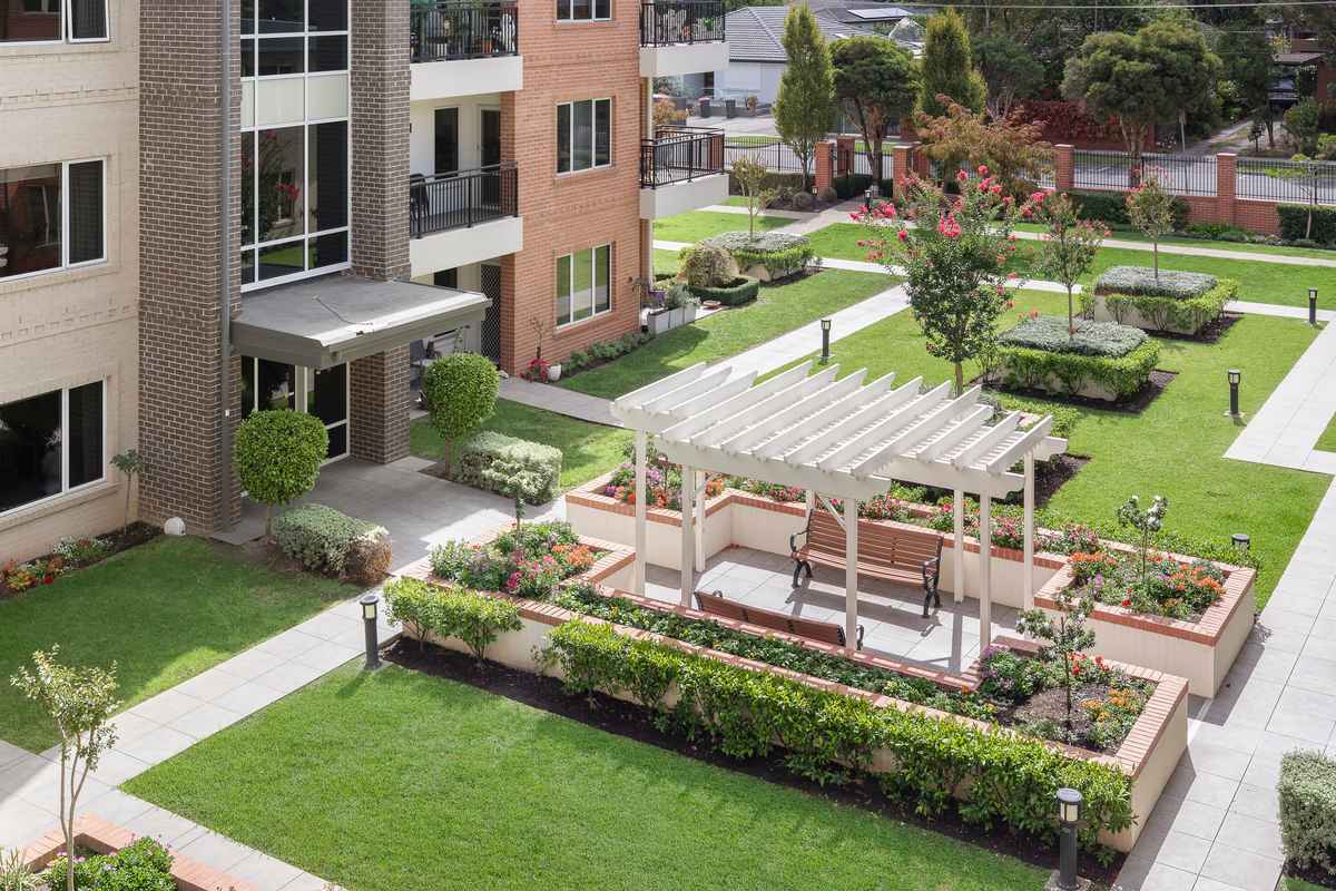 Charming Garden Views