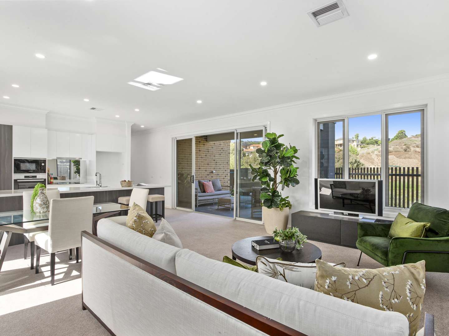 Elevate Your Lifestyle with Breathtaking Views!