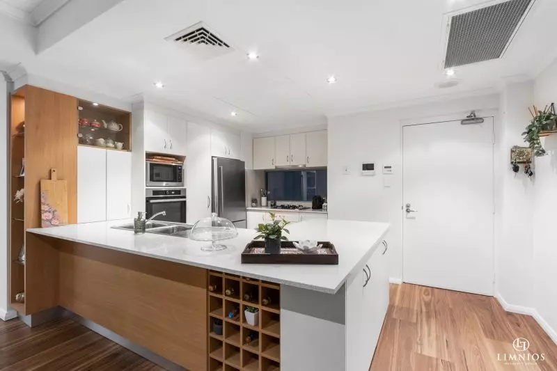 Oversize apartment with park views!