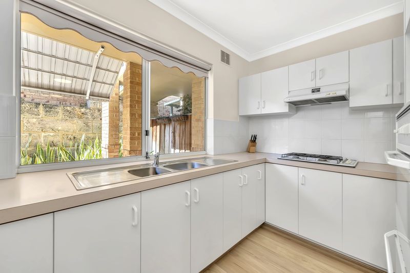 Refreshed Villa with Sunlit Patio and Open-Plan Living