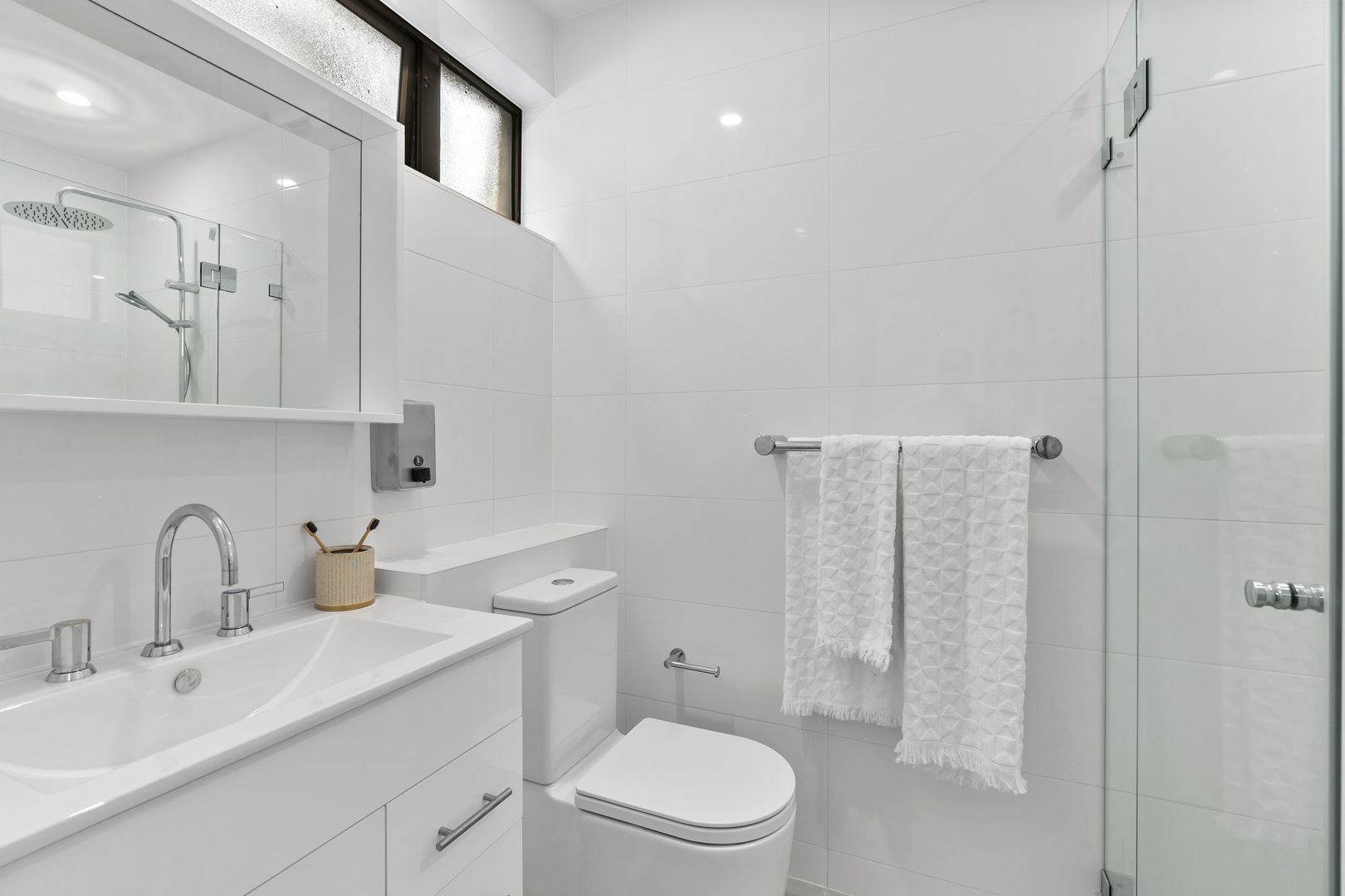 Modern and Spacious 2 Bedroom Home - Unit 31